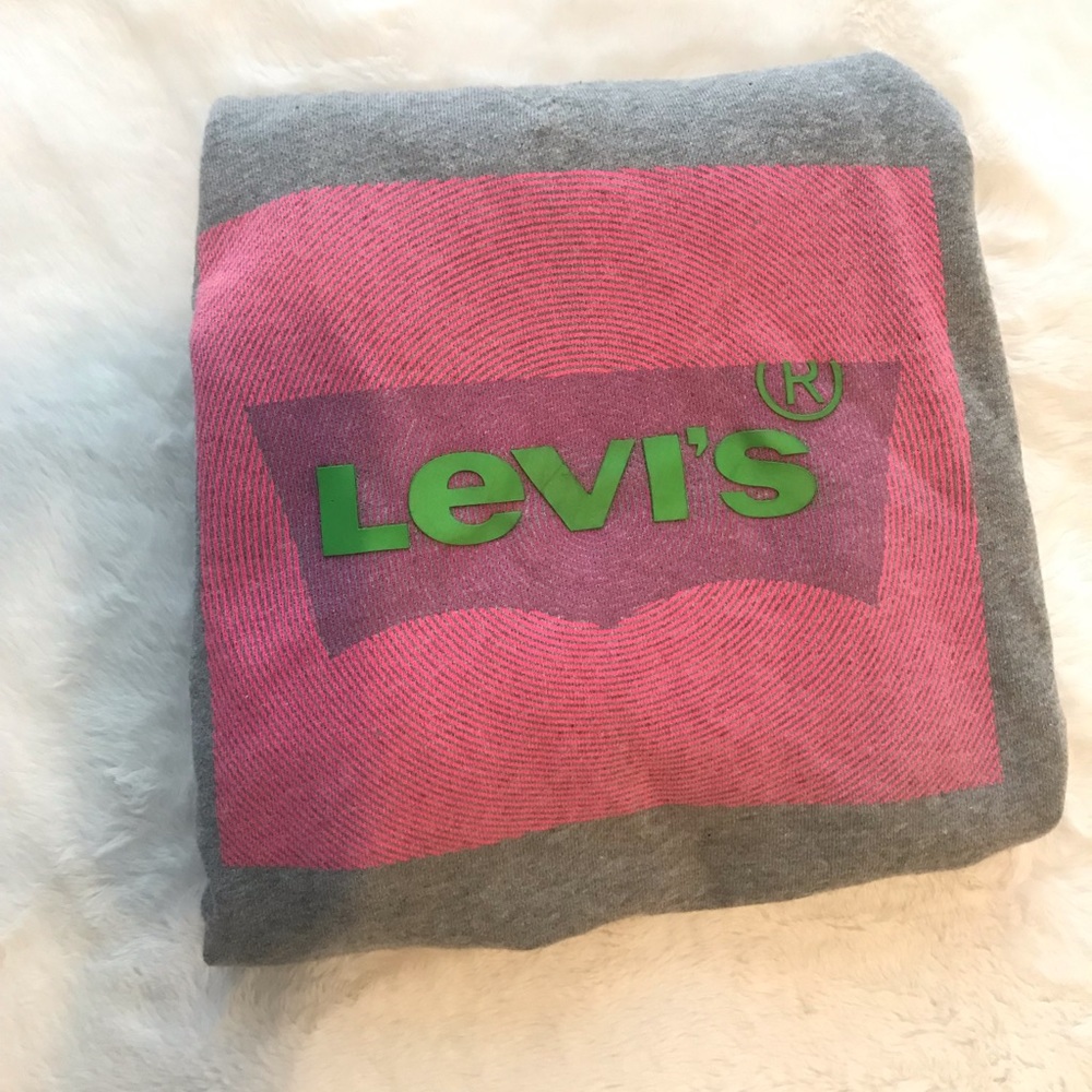 Levi’s pullover sweatshirt